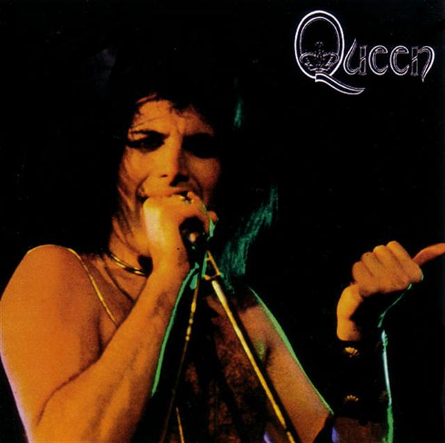 Queen1976-09-18HydeParkLondonUK (2).jpg